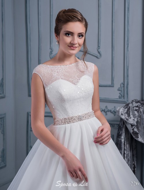 https://www.sposa-lia.com/images/stories/virtuemart/product/226       (2).jpg